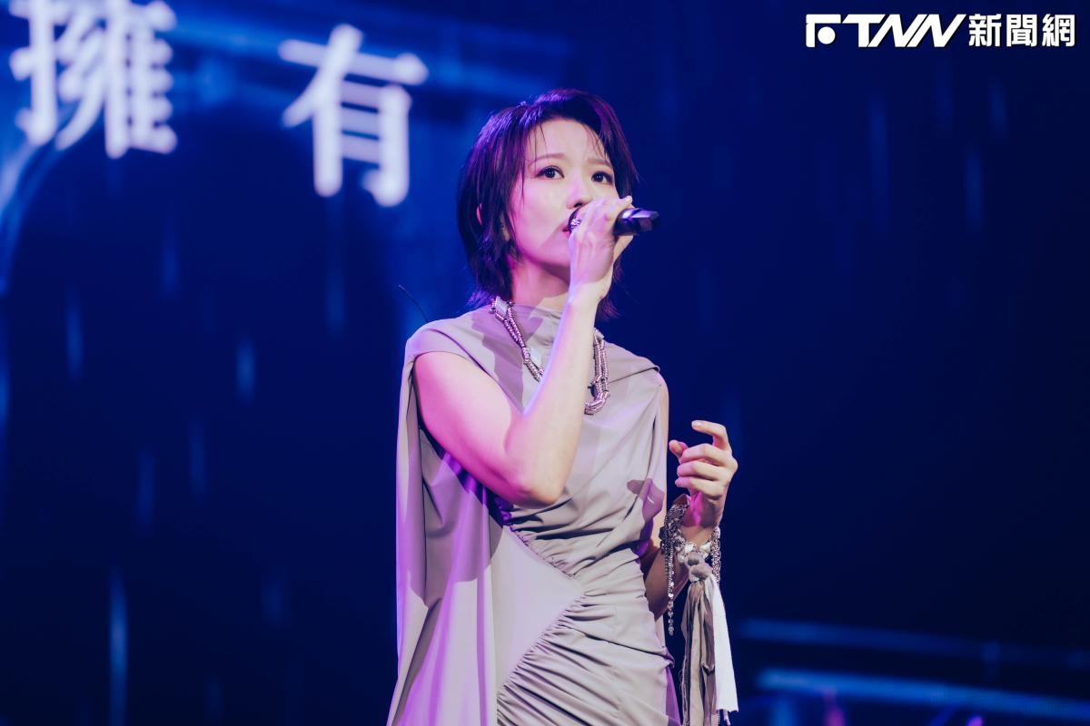 玉女歌手絕美模樣曝光!開唱強碰結婚16周年紀念 提1特別要求